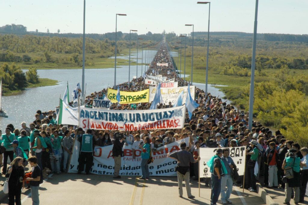 Conflicto por las pasteras Argentina-Uruguay